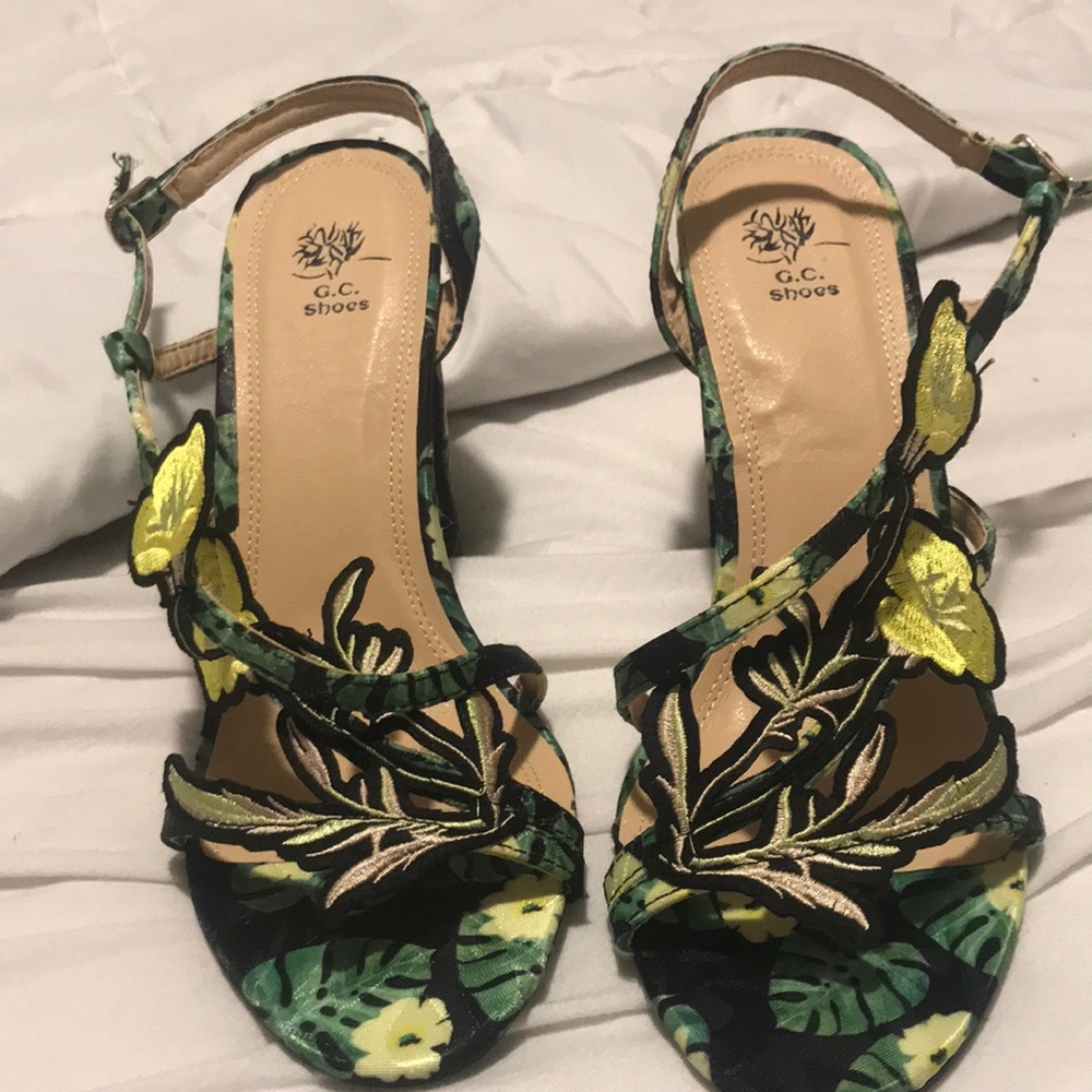 One of a kind 3d flower shoes